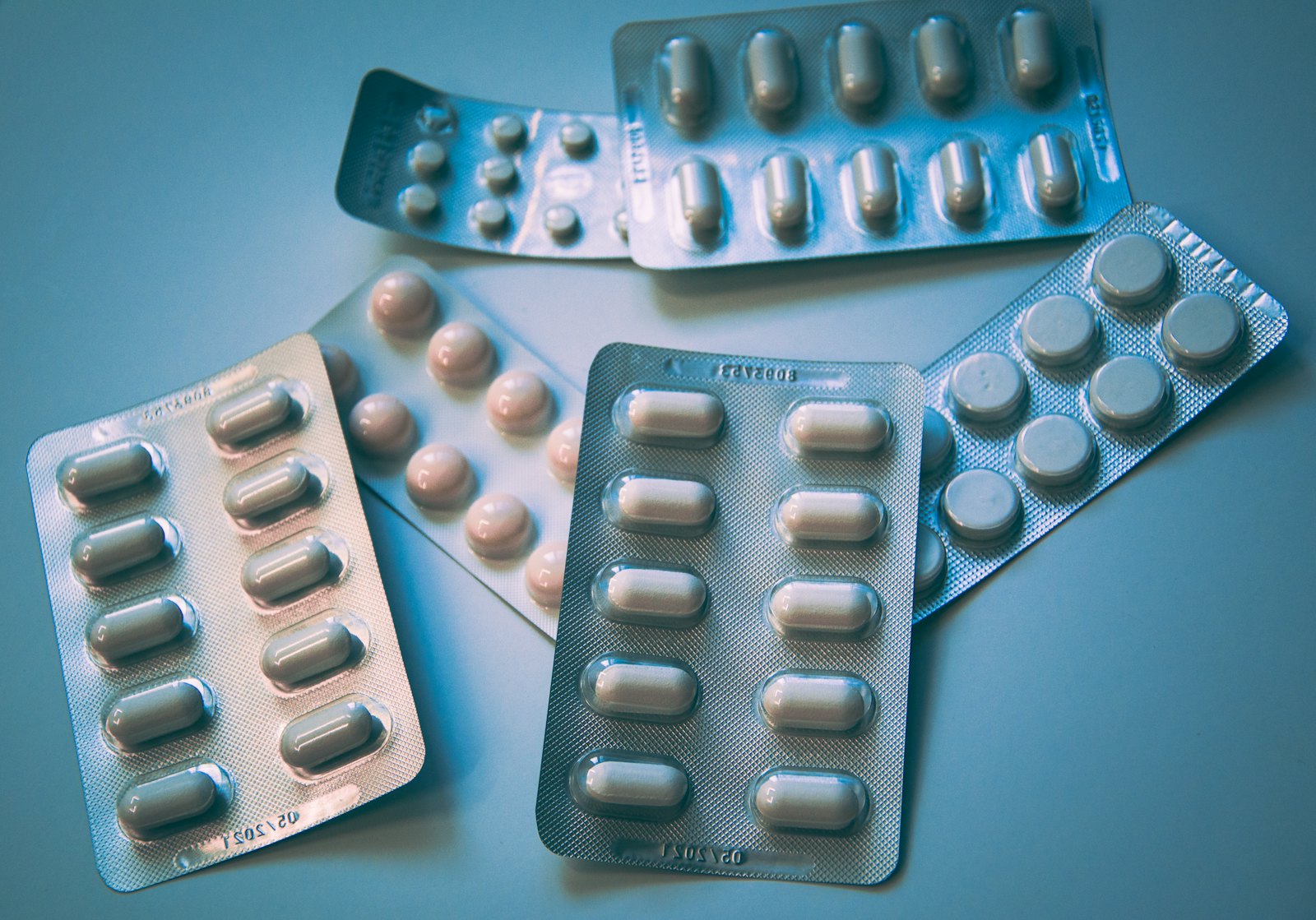 Blister packs of tablets and capsules